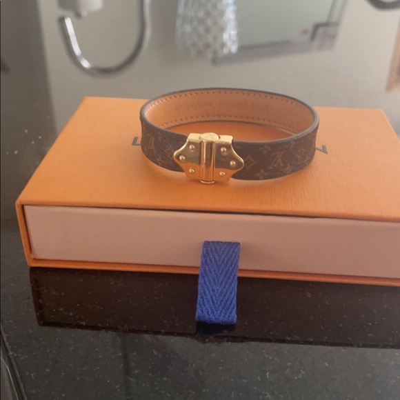 Louis Vuitton Nano Monogram Bracelet - Size 19